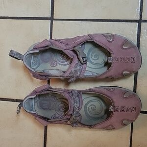 Merrell hybrid shoe/sandles size 8